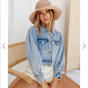 NWT cute cropped denim jacket with puff sleeves